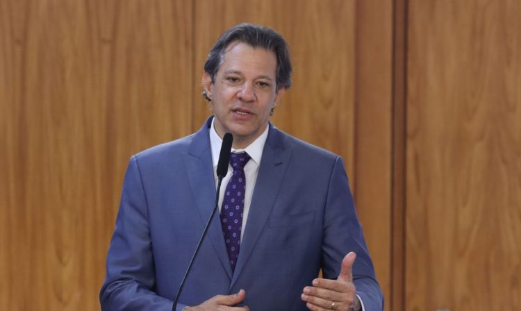 Brasília, (DF) - 28/08/2023 - O ministro da Fazenda, Fernando Haddad, durante solenidade de Assinatura de Sanção do Projeto de Lei de Conversão (PLV) no 15/2023, que estabelece a política de valorização permanente do salário mínimo. Foto Valter Campanato/EBC.