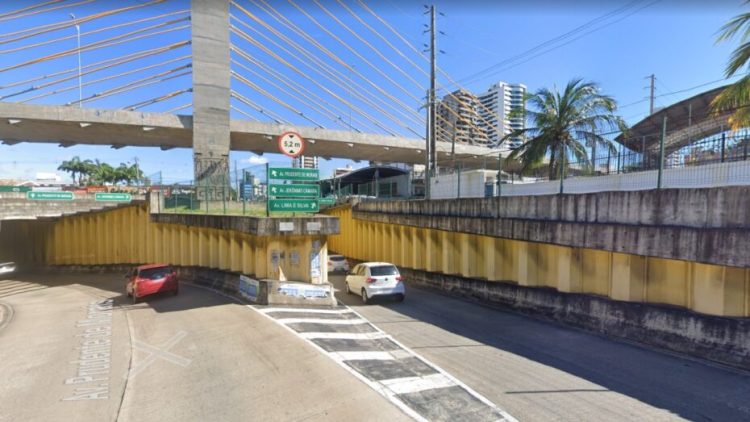 Homem morre após bater em mureta de túnel próximo à Arena das Dunas - Foto: Reprodução/Google