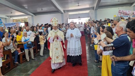 Dom João Cardoso entrando na Catedral Metropolitana de Natal / Foto: José Aldenir