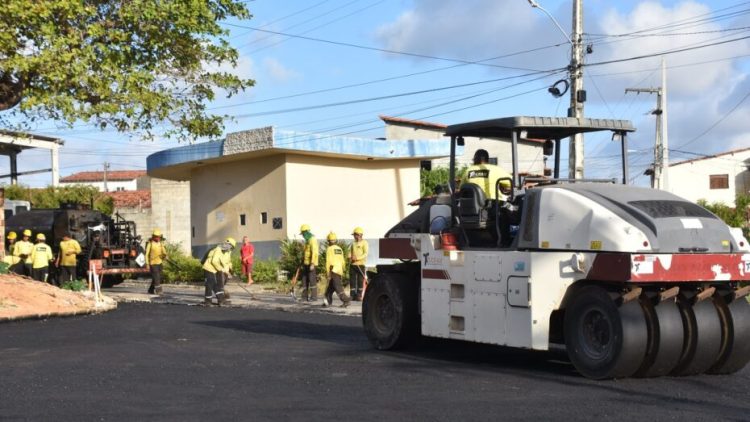 uas obras em andamento, a Escola 1° de Maio, localizada no bairro de Jardim Lola, e a ampliação da rotatória e acesso entre os bairros Golandim e Novo Santo Antônio / Foto: divulgação