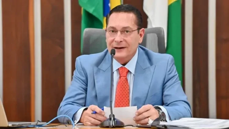 Ezequiel Ferreira é reeleito presidente da Assembleia do RN para biênio 2025-26