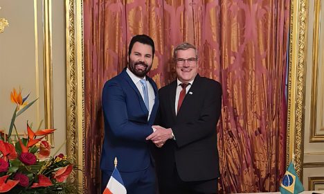 O Brasil e a França dão mais um passo para avançar com parcerias estratégicas no campo das geociências. Nesta segunda-feira (27), durante evento na embaixada brasileira em Paris, o diretor-presidente do Serviço Geológico do Brasil (SGB), Inácio Melo, e o diretor-geral de Assuntos Internacionais do Serviço Geológico Francês/Bureau de Recherches Géologiques et Minières (BRGM), Jean-Claude Guillaneau, assinaram carta de intenções. Foto: Serviço Geológico do Brasil