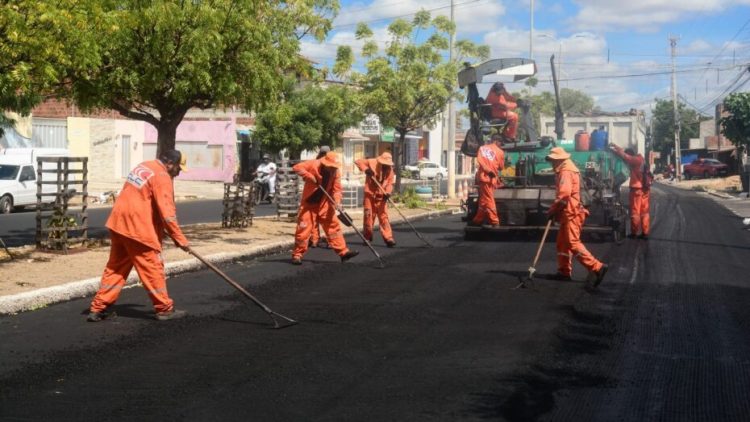 Trecho da Av. Rio Branco, em Mossoró, recebe pavimentação. Foto: Divulgação.