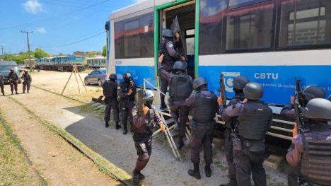 Treinamento do BOPE em trens da CBTU, em Natal. Foto: CBTU/Reprodução.