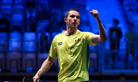 Eslovênia, 21/06/2025 - Hugo Calderano durente partida de tênis de mesa. Foto: WTT/Divulgação